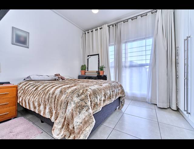 2 BEDROOM APARTMENT FOR SALE IN THE POLOFIELDS